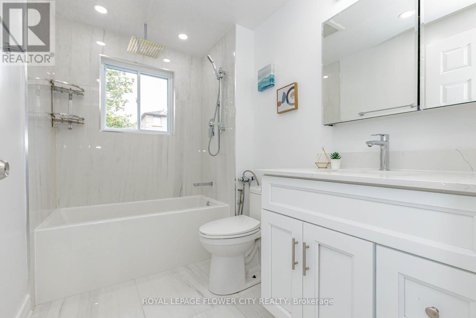 1530 Somergrove Crescent Property Photo 24