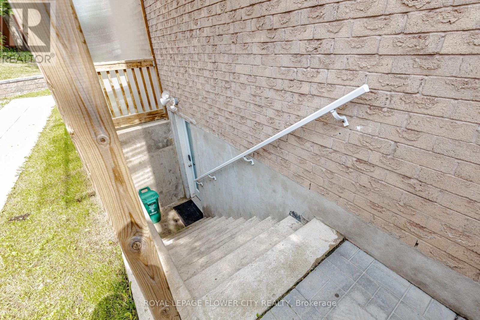 1530 Somergrove Crescent Property Photo 31