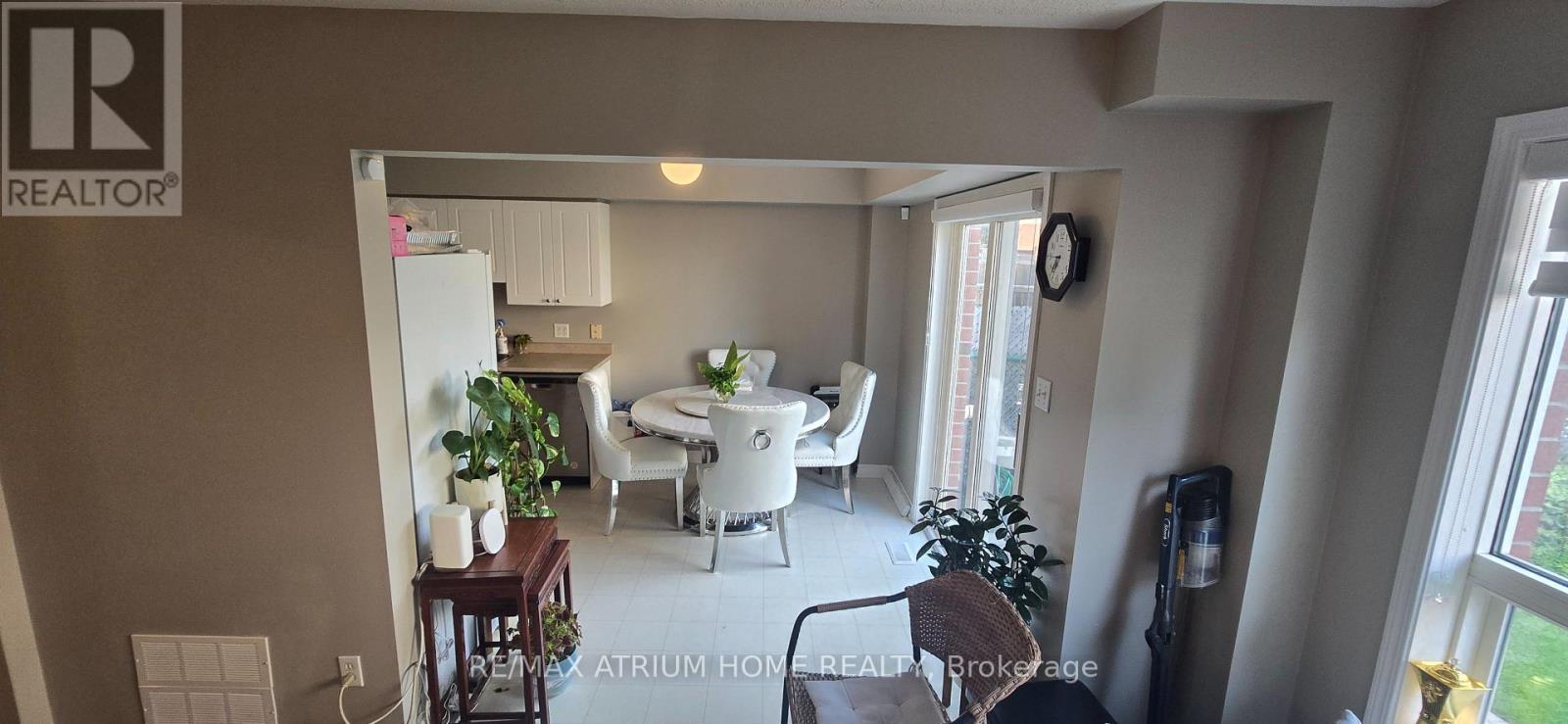 431 Drew Street Property Photo 8