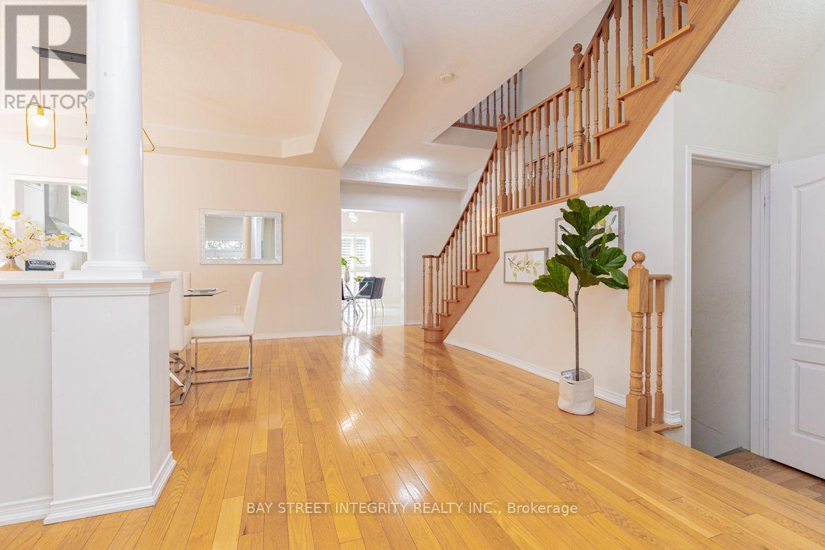 17 Weston Crescent Property Photo 2