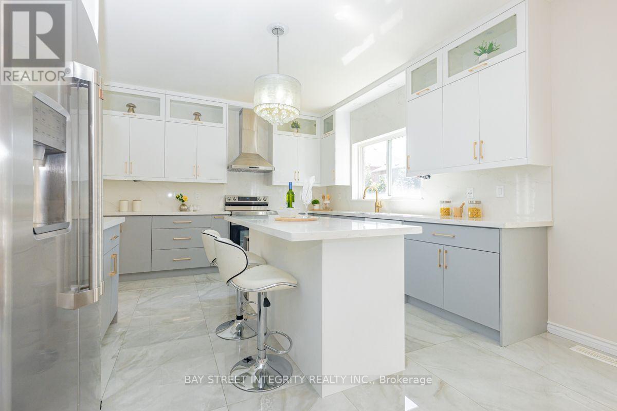 17 Weston Crescent Property Photo 4