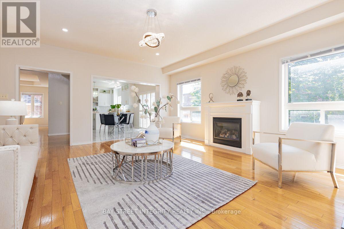 17 Weston Crescent Property Photo 7