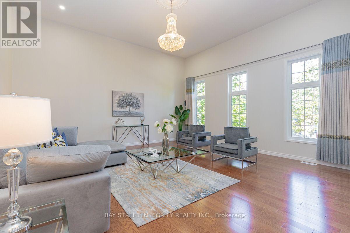 17 Weston Crescent Property Photo 15