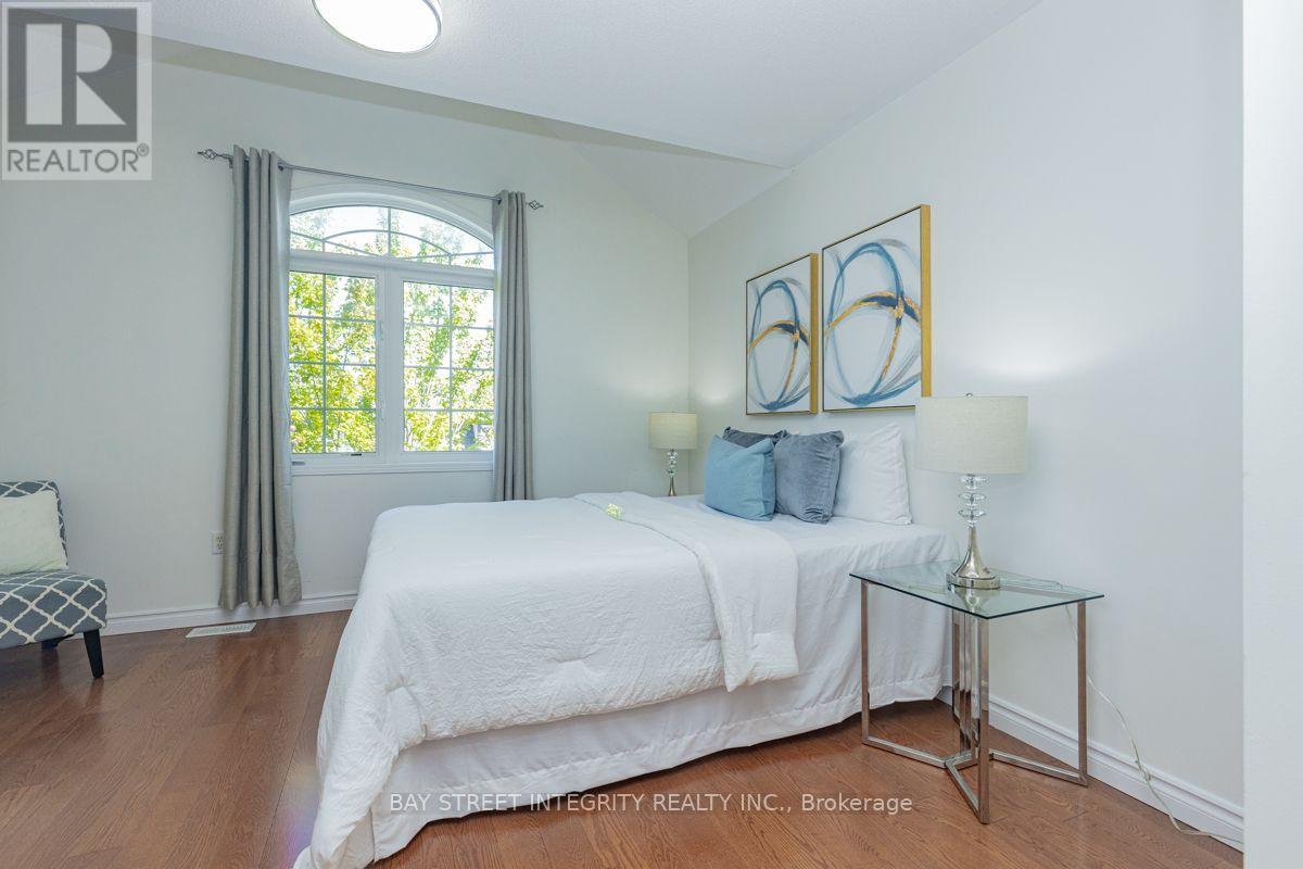 17 Weston Crescent Property Photo 22