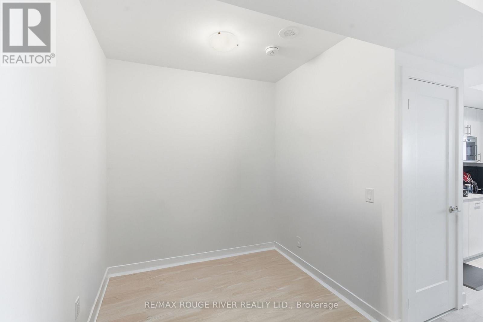 2321 - 2545 Simcoe Street N Property Photo 8