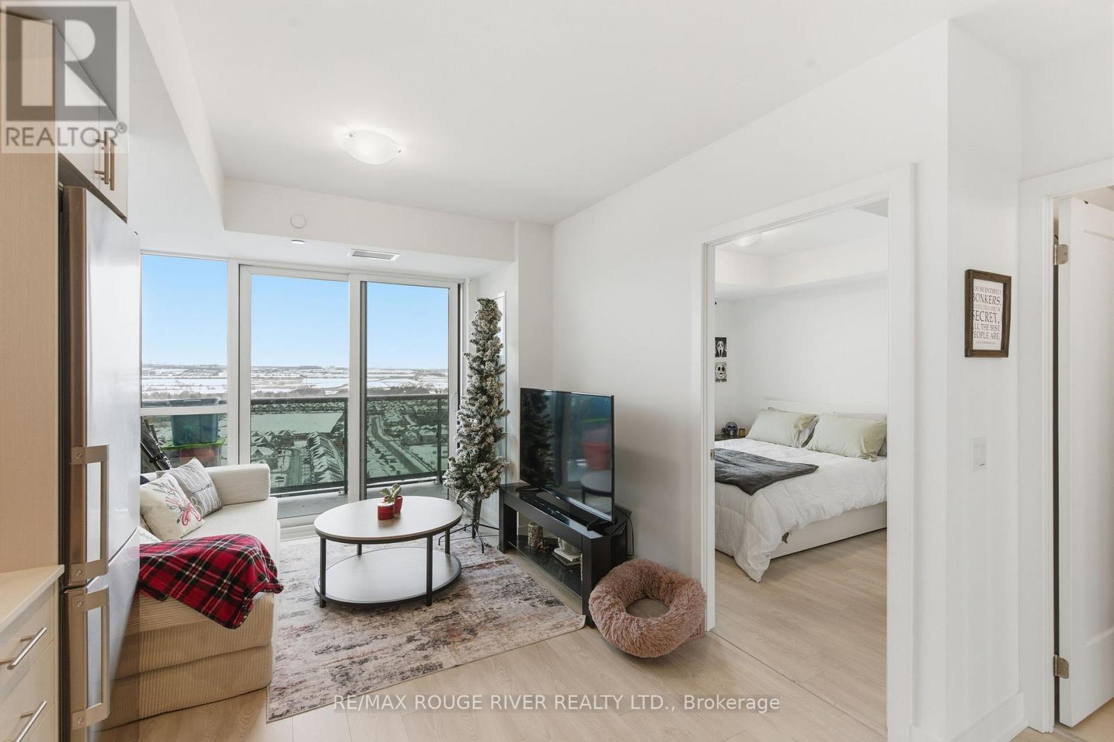 2321 - 2545 Simcoe Street N Property Photo 11