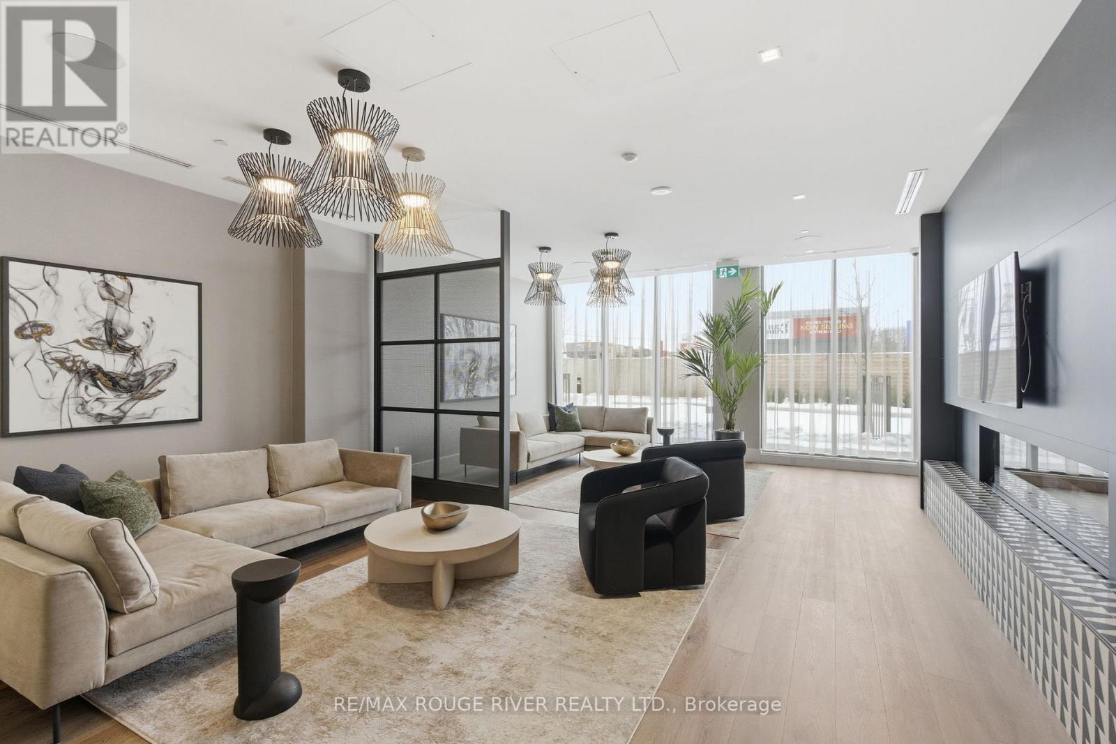 2321 - 2545 Simcoe Street N Property Photo 18