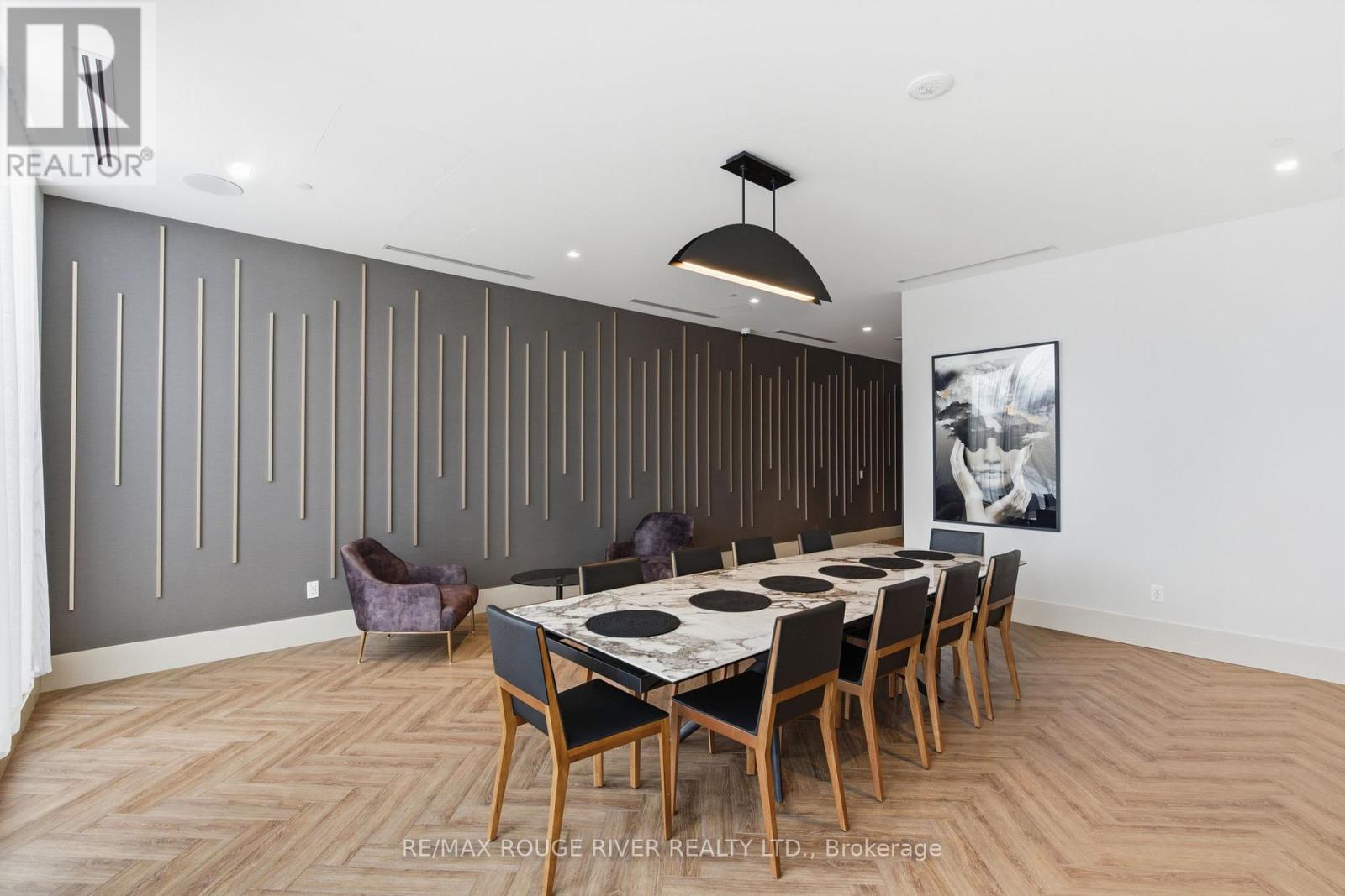 2321 - 2545 Simcoe Street N Property Photo 20