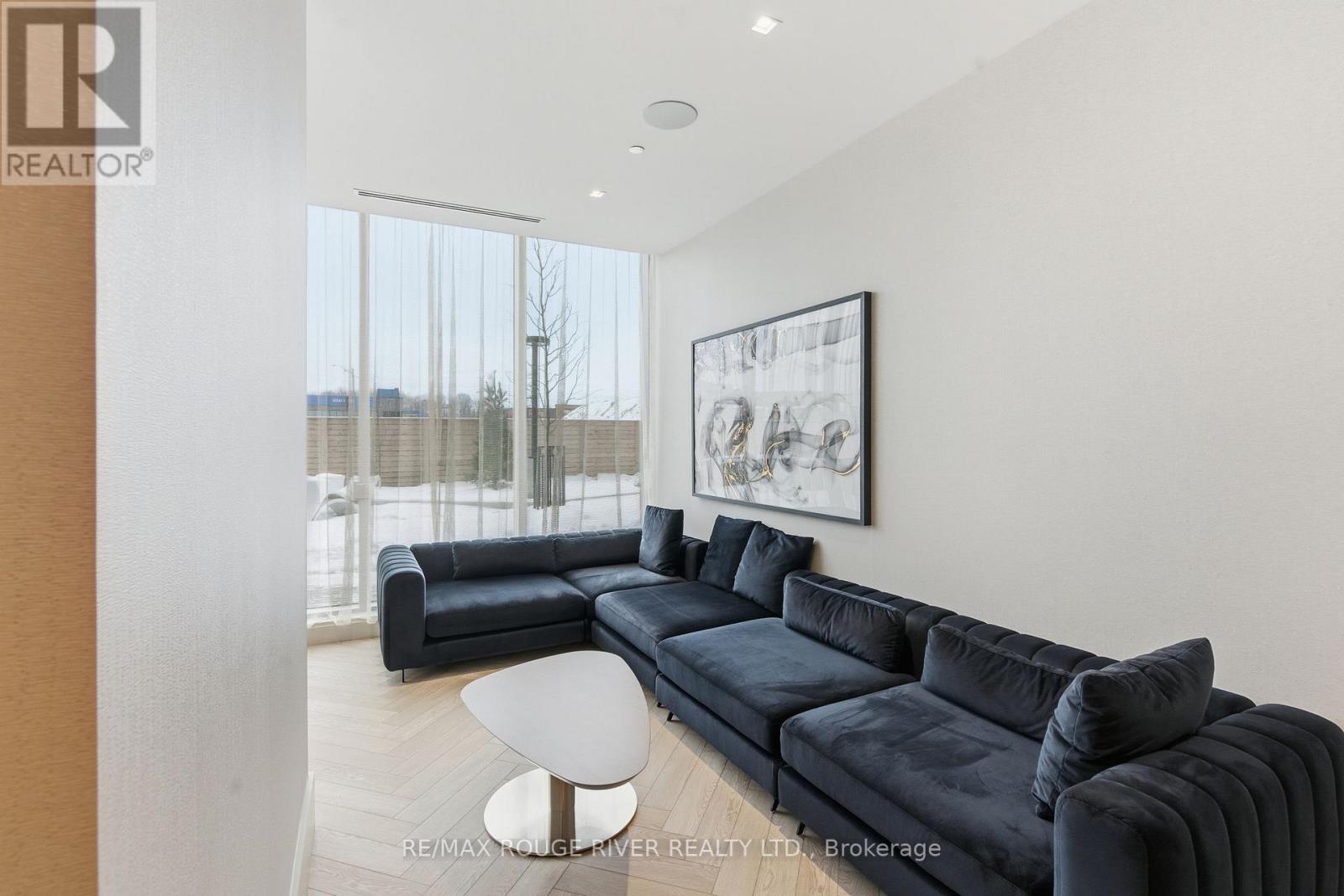 2321 - 2545 Simcoe Street N Property Photo 24