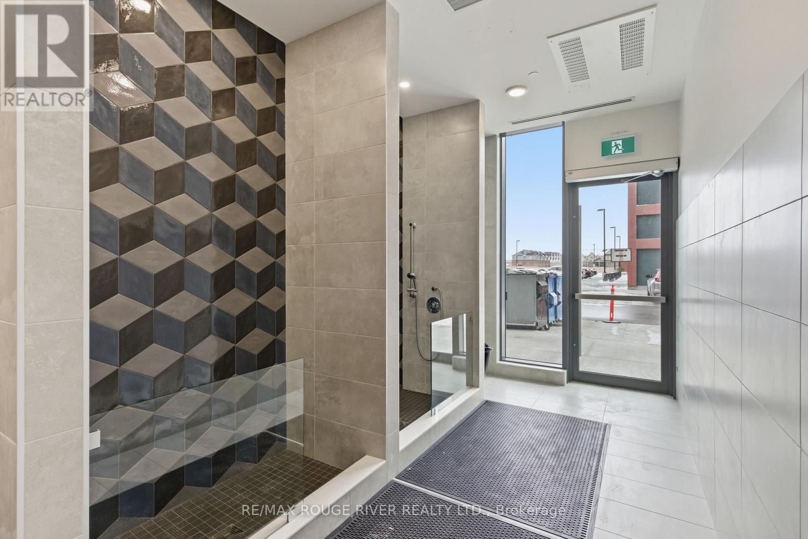 2321 - 2545 Simcoe Street N Property Photo 39