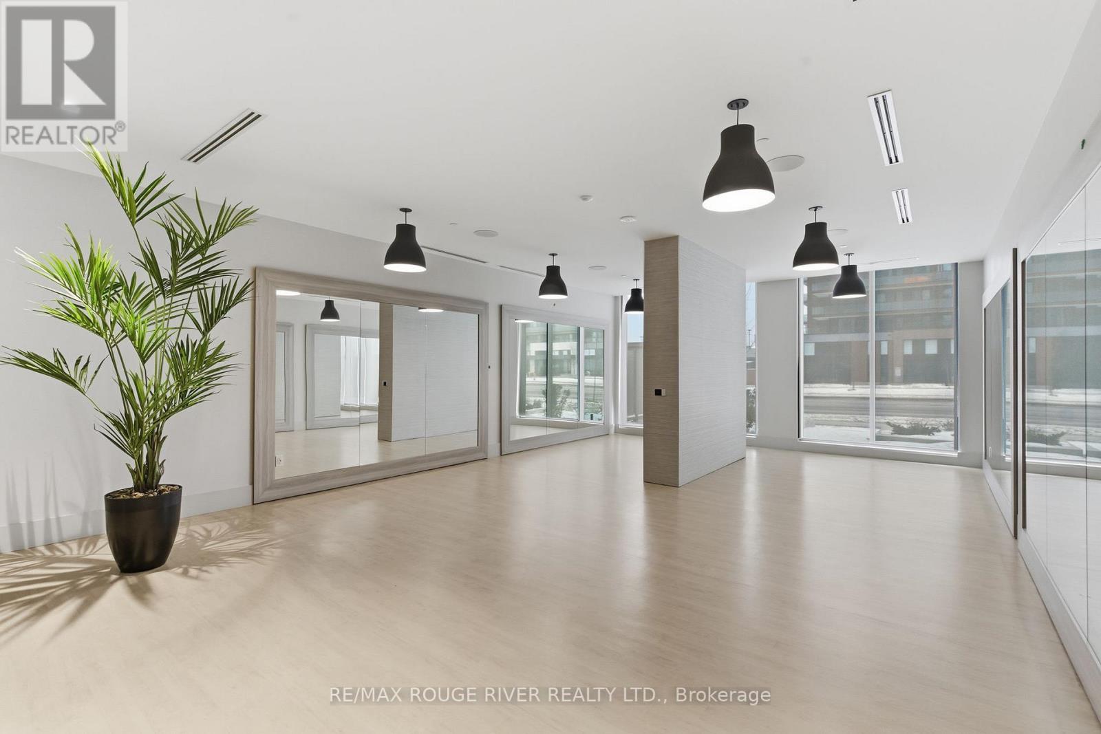 2321 - 2545 Simcoe Street N Property Photo 43