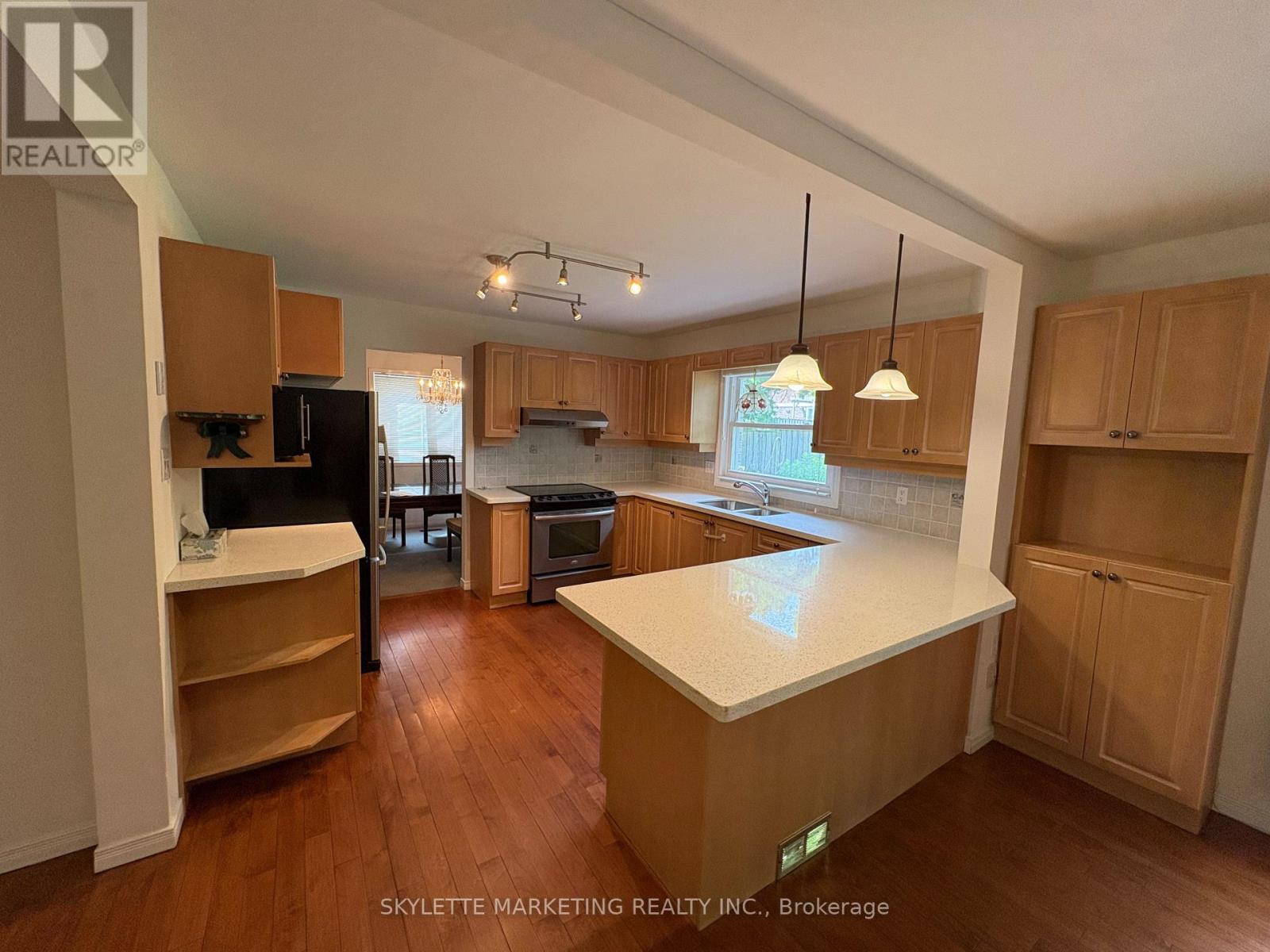 1782 Meadowview Avenue Property Photo 3