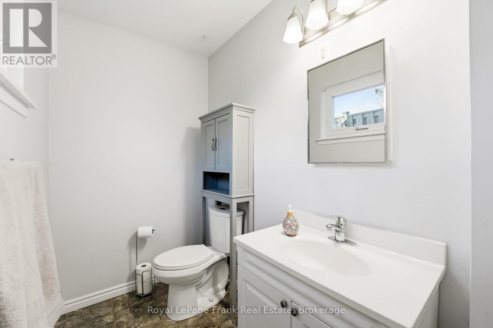 489 Crestwood Drive Property Photo 25