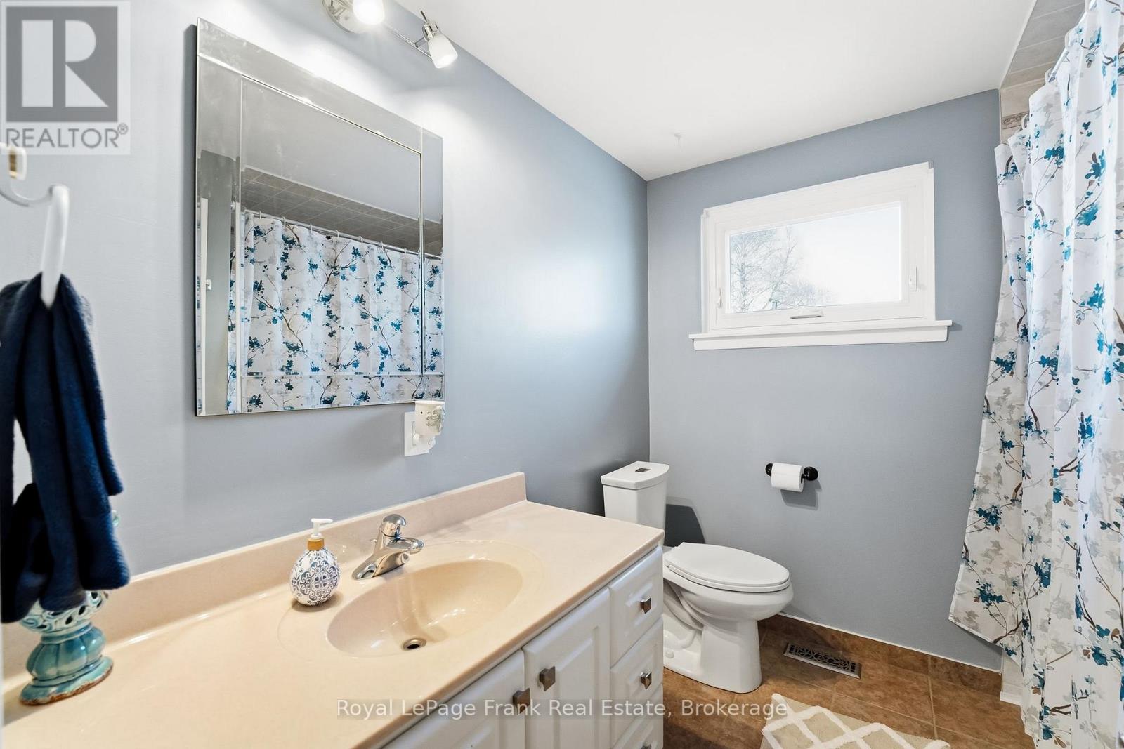 489 Crestwood Drive Property Photo 28