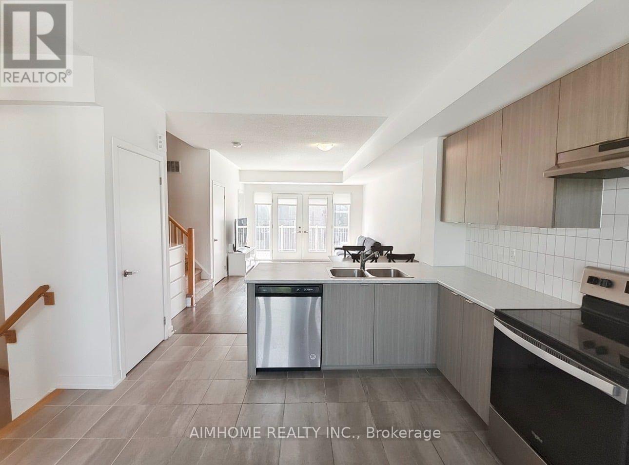 403 - 1525 Kingston Road Property Photo 4