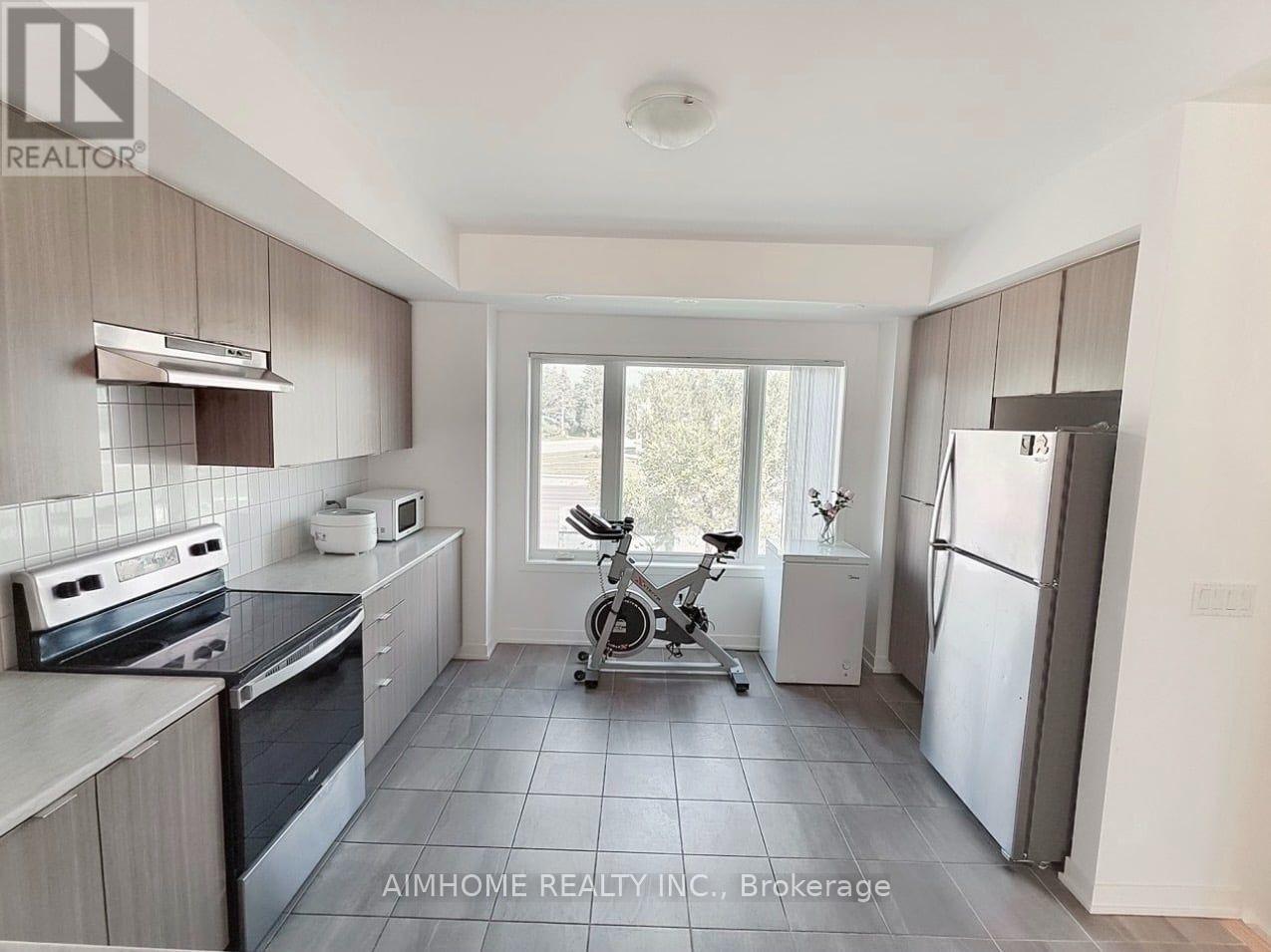 403 - 1525 Kingston Road Property Photo 5