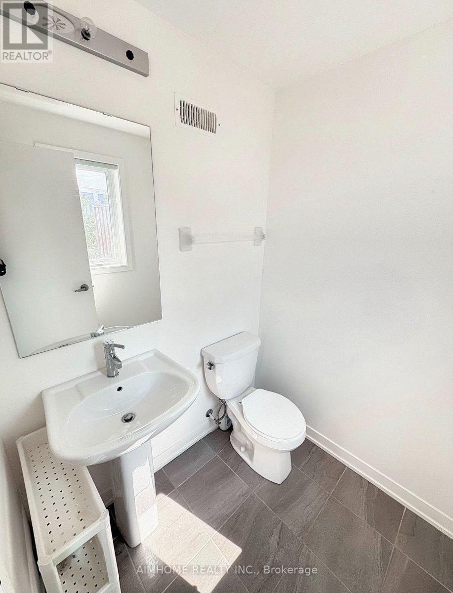 403 - 1525 Kingston Road Property Photo 8