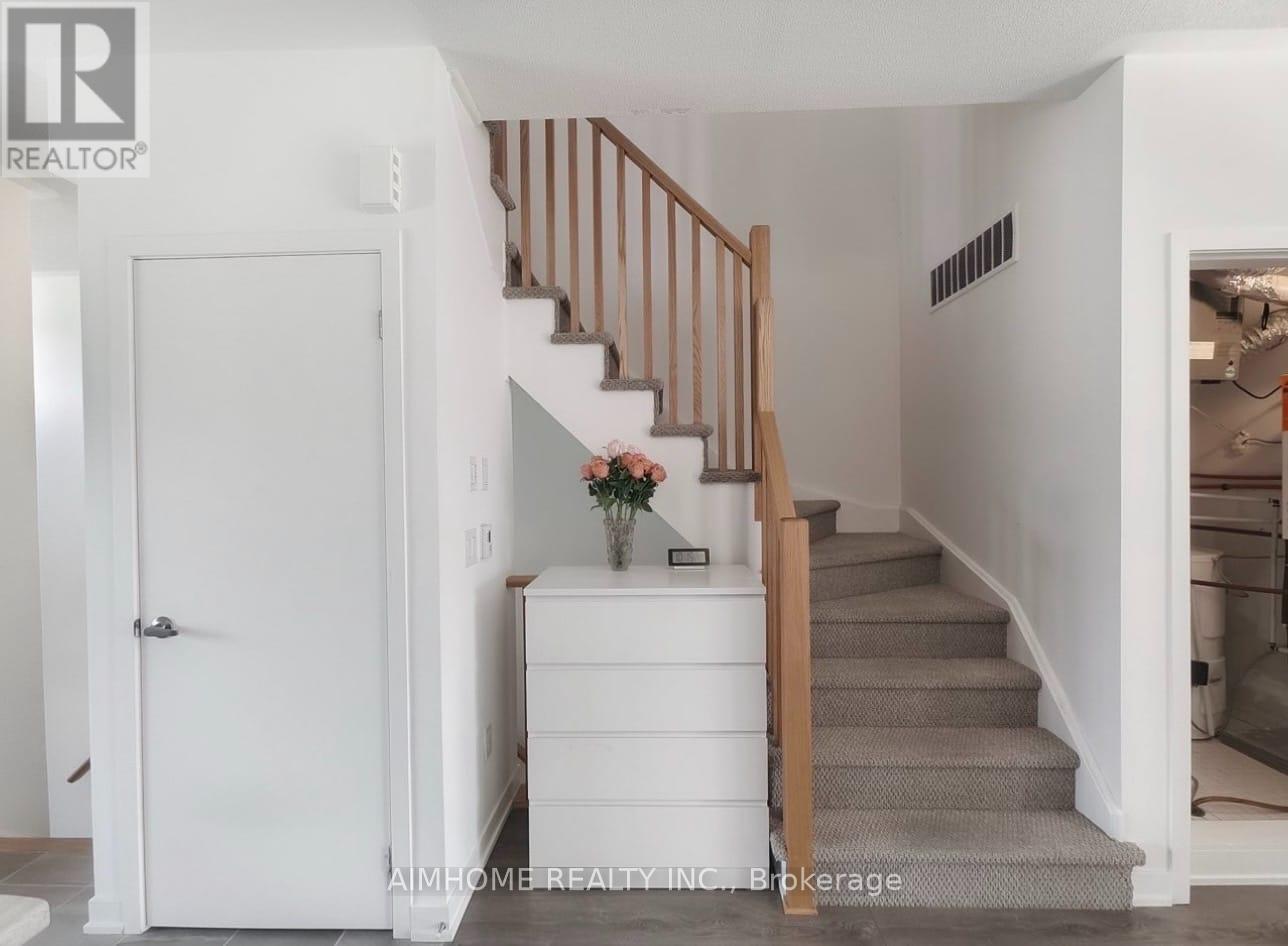 403 - 1525 Kingston Road Property Photo 9