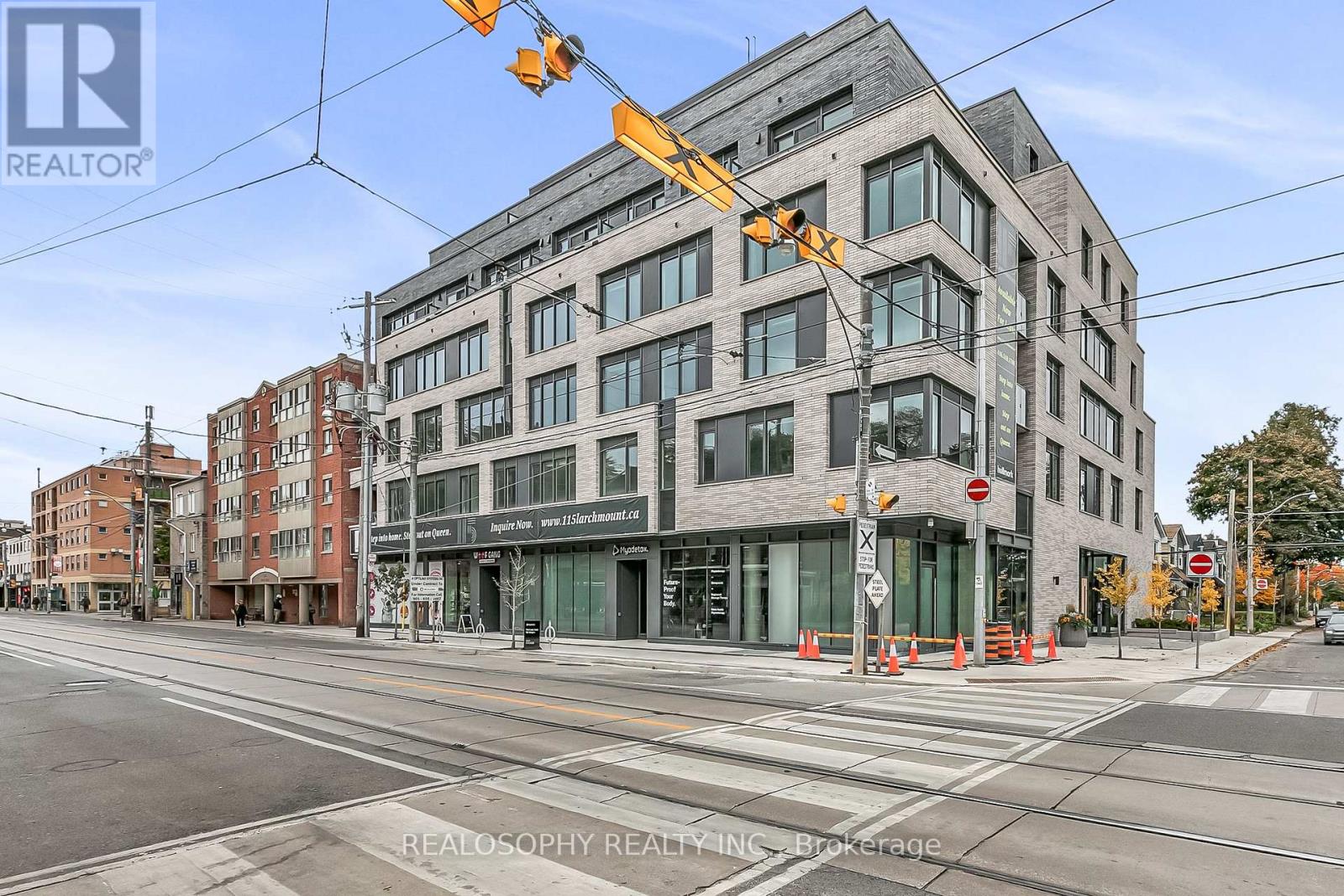 404 - 115 LARCHMOUNT AVENUE Property Photo 1
