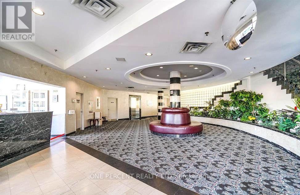 402 - 2550 Lawrence Avenue E Property Photo 2