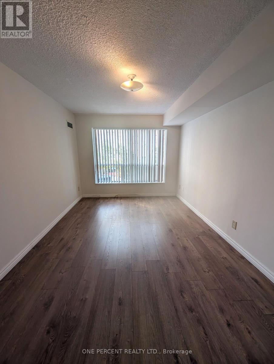 402 - 2550 Lawrence Avenue E Property Photo 13