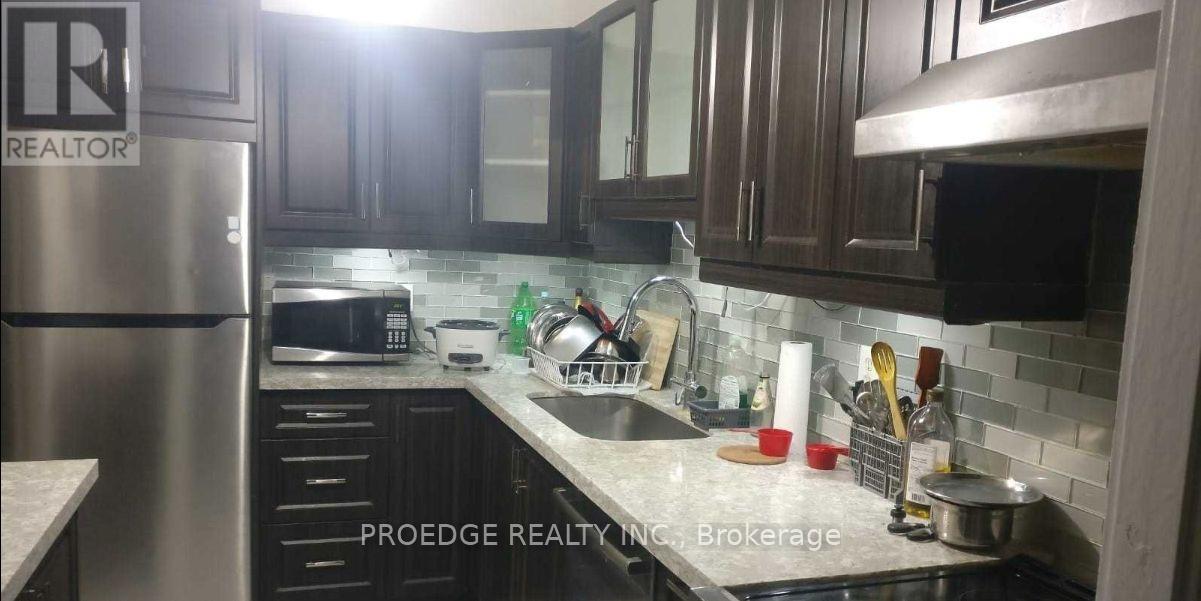 102 - 5 Massey Square Property Photo 8