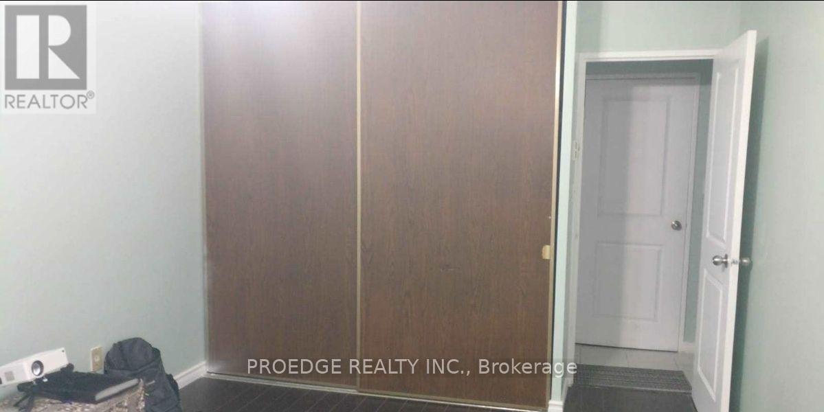 102 - 5 Massey Square Property Photo 10
