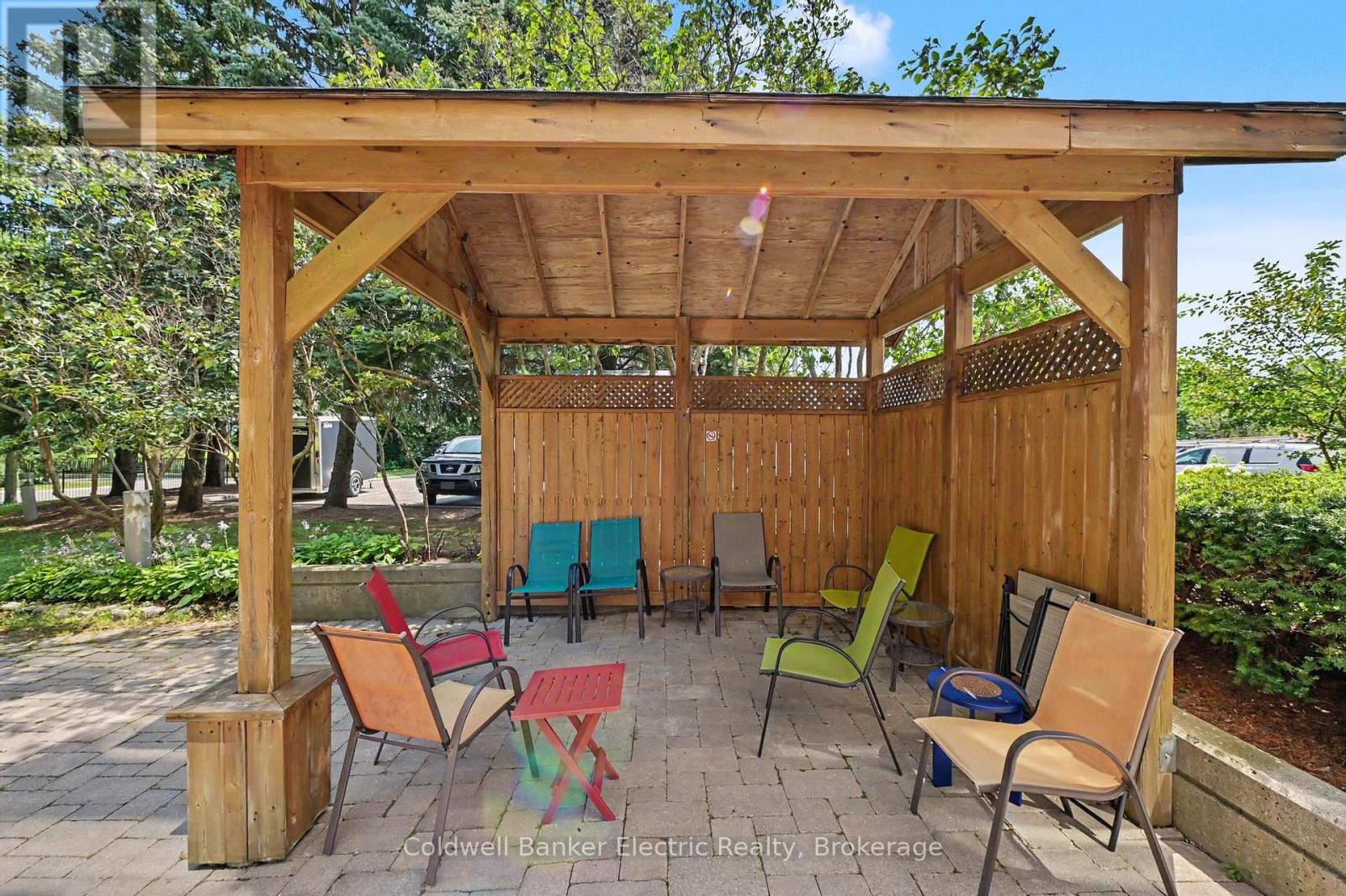 1011 - 712 Rossland Road E Property Photo 6