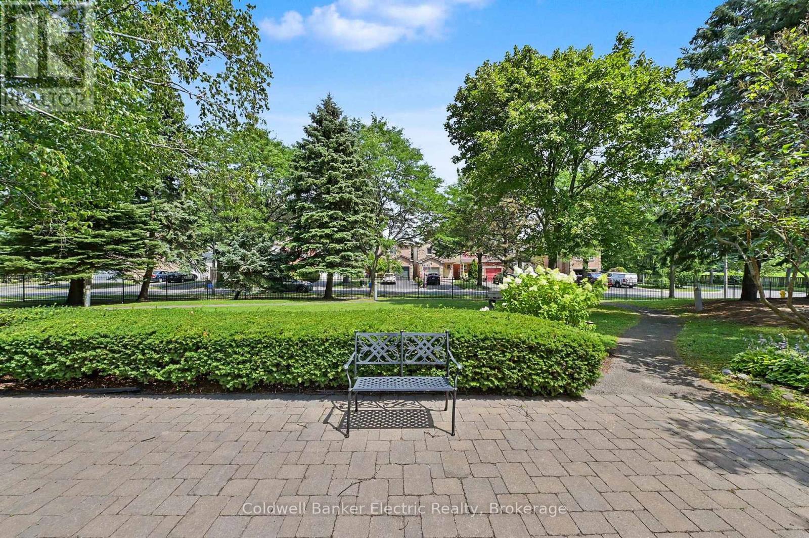1011 - 712 Rossland Road E Property Photo 7
