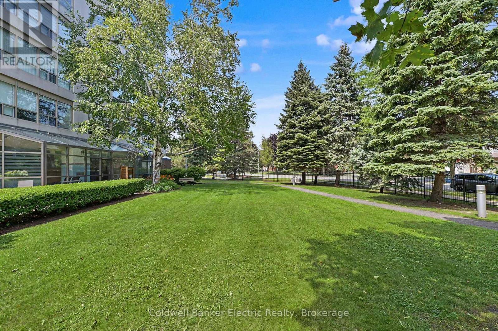 1011 - 712 Rossland Road E Property Photo 8