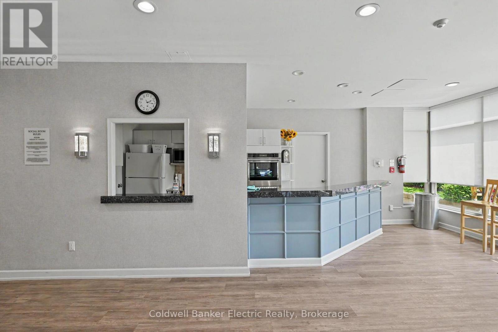 1011 - 712 Rossland Road E Property Photo 14