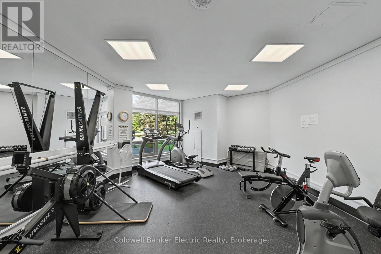 1011 - 712 Rossland Road E Property Photo 15