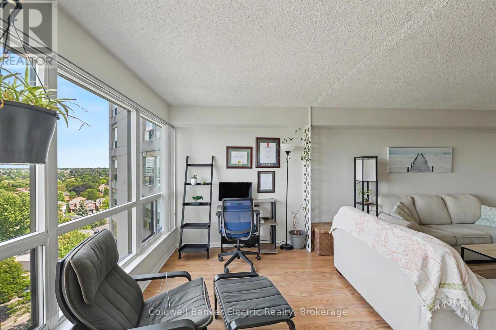 1011 - 712 Rossland Road E Property Photo 34