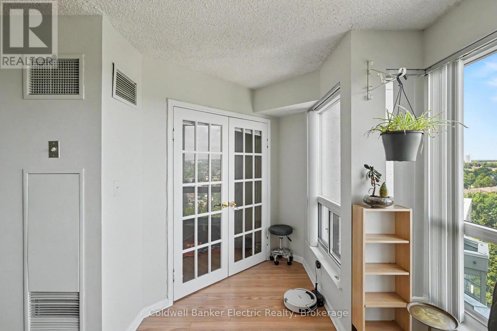 1011 - 712 Rossland Road E Property Photo 35