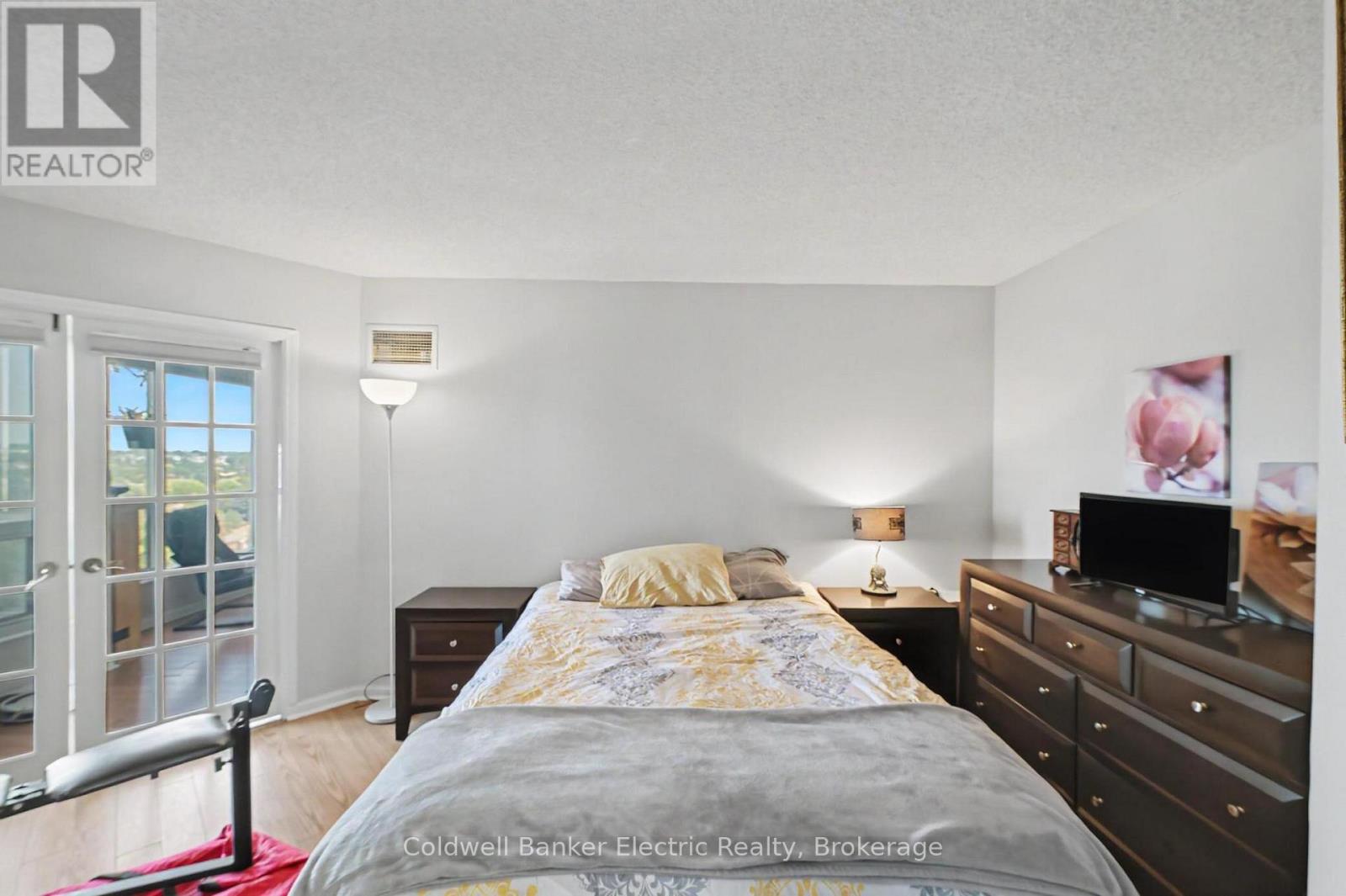 1011 - 712 Rossland Road E Property Photo 37