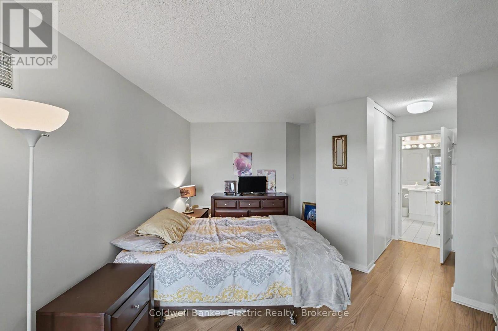 1011 - 712 Rossland Road E Property Photo 39