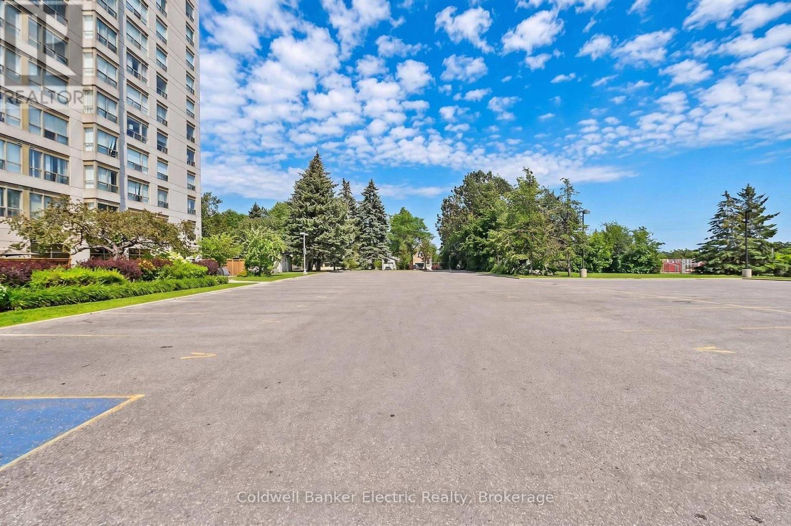 1011 - 712 Rossland Road E Property Photo 45