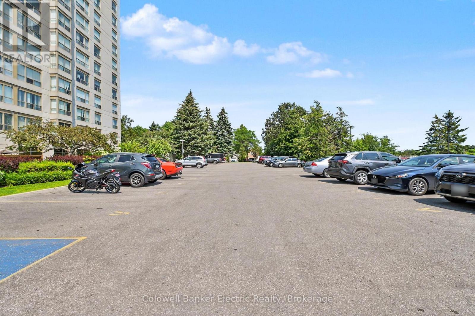 1011 - 712 Rossland Road E Property Photo 46