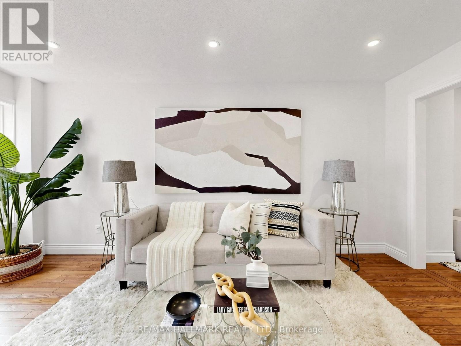 18 Howes Street Property Photo 4
