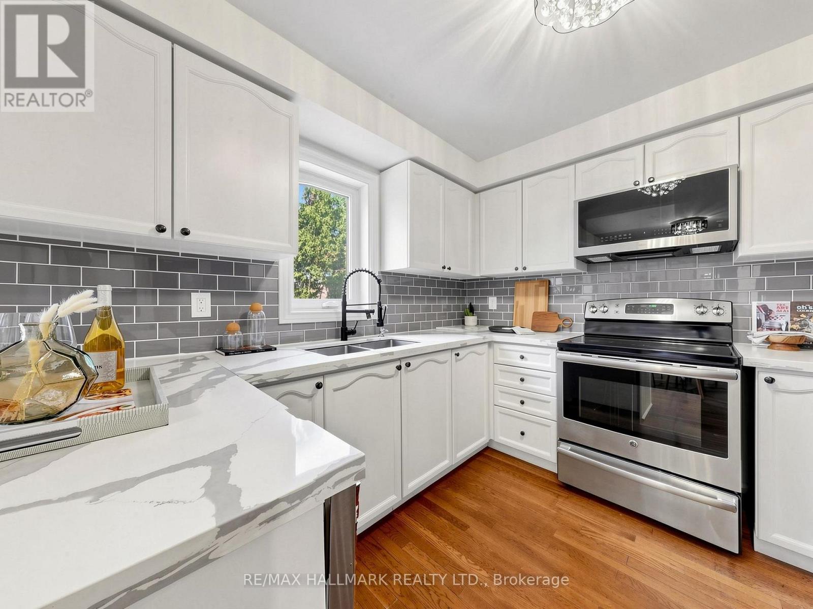 18 Howes Street Property Photo 14