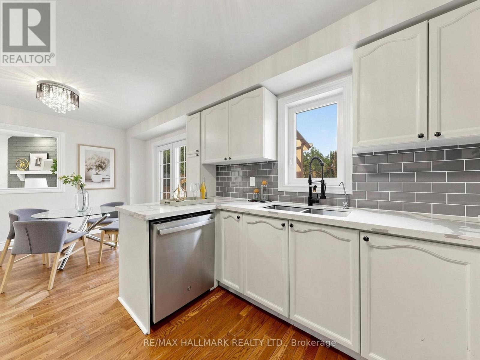 18 Howes Street Property Photo 15