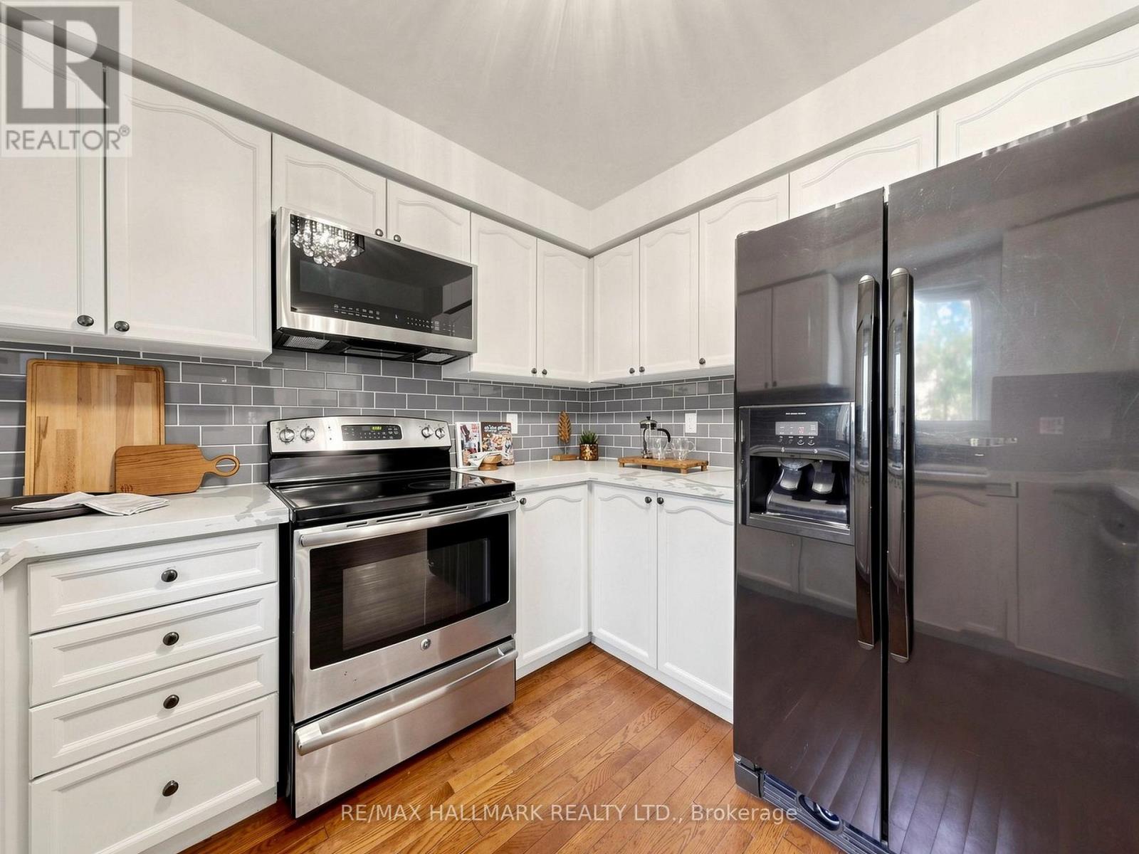 18 Howes Street Property Photo 16