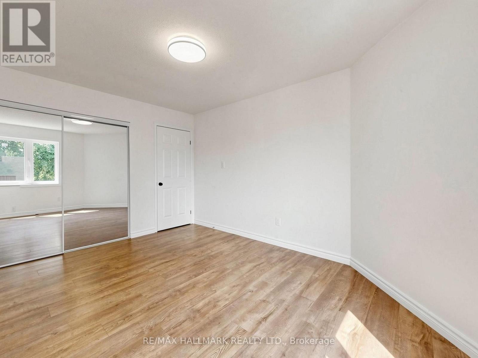 18 Howes Street Property Photo 27
