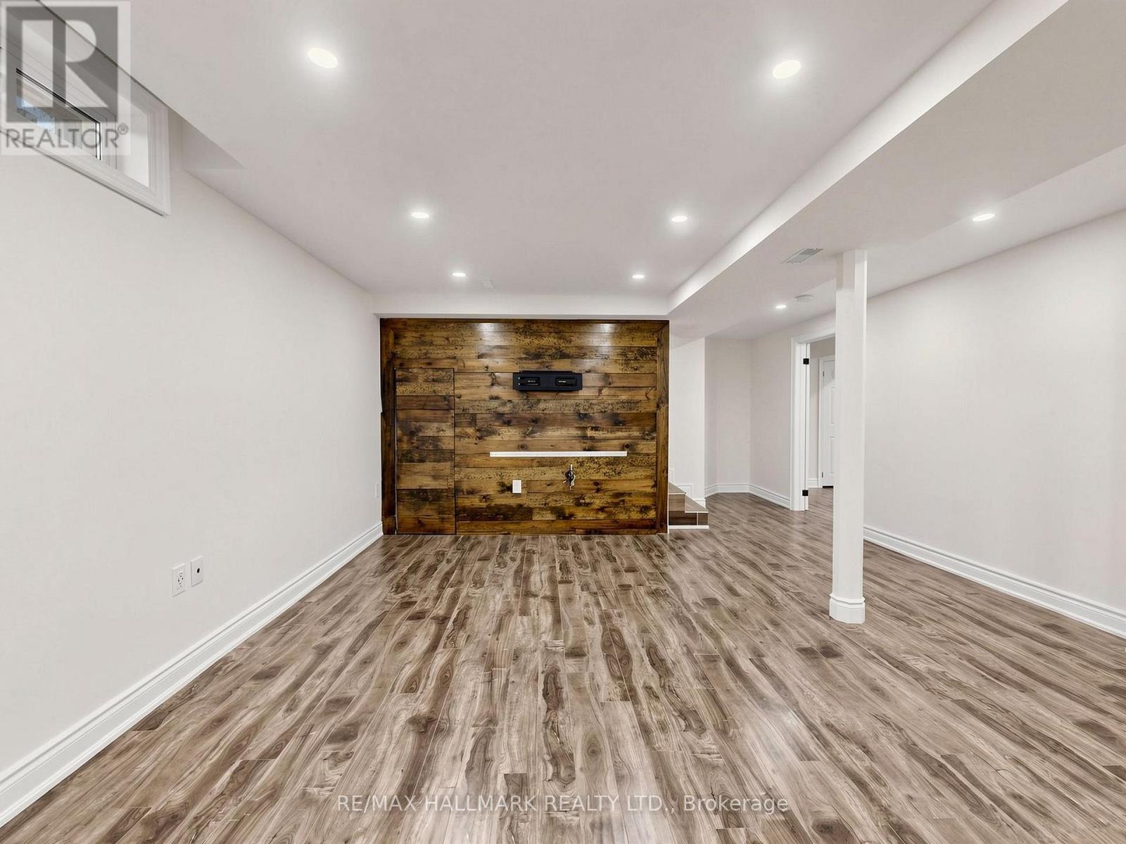 18 Howes Street Property Photo 35