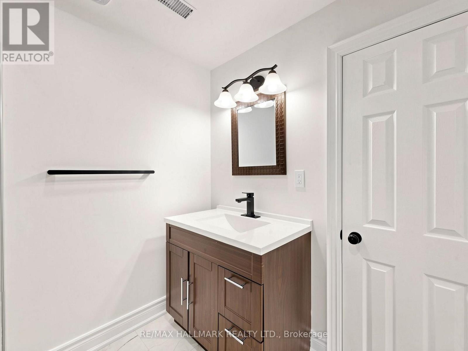 18 Howes Street Property Photo 38