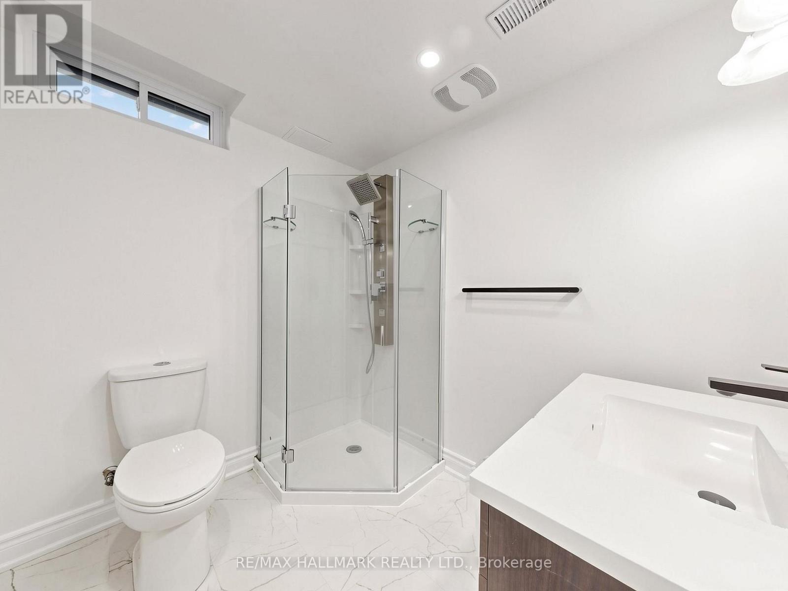 18 Howes Street Property Photo 39
