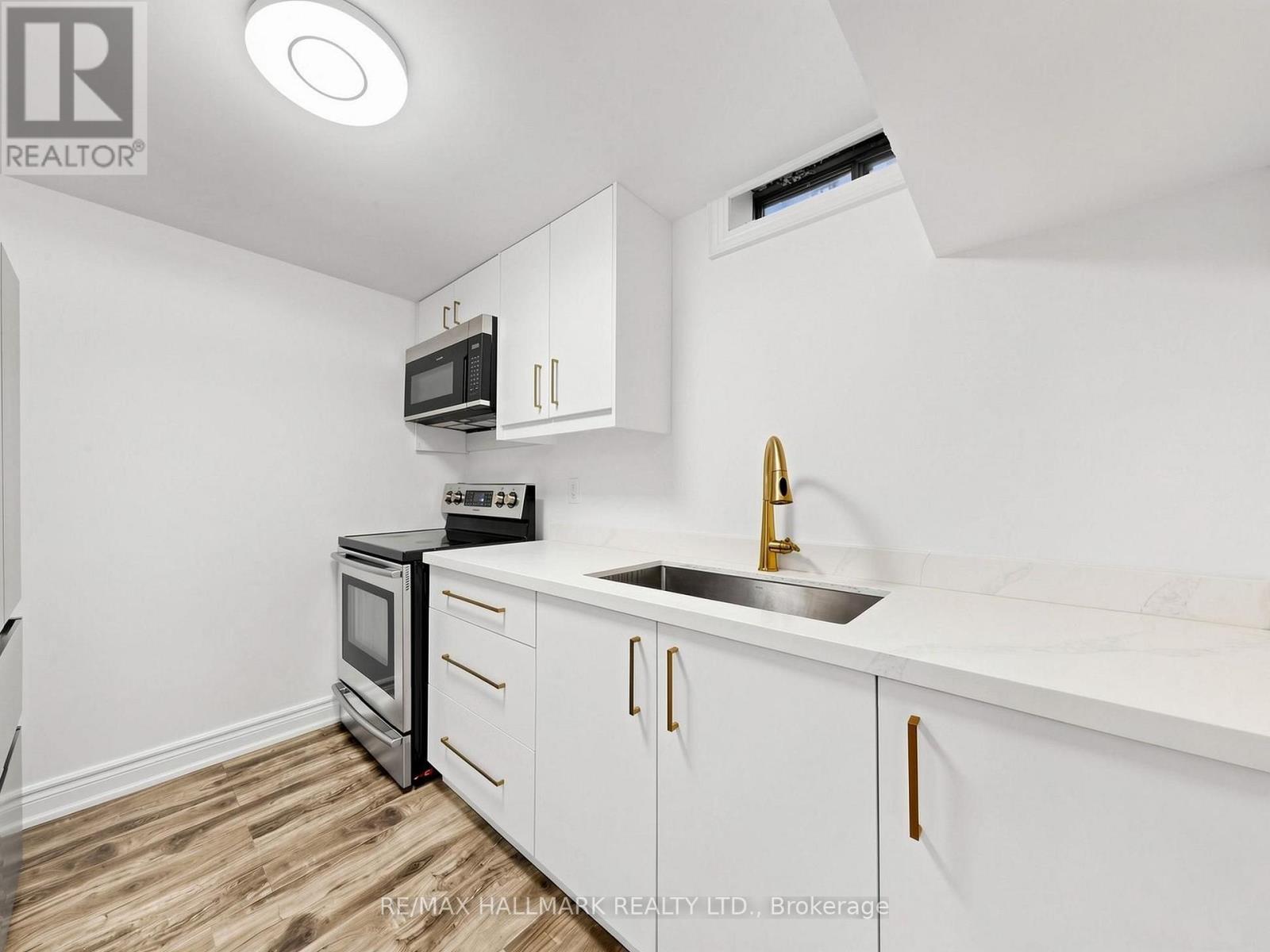 18 Howes Street Property Photo 40