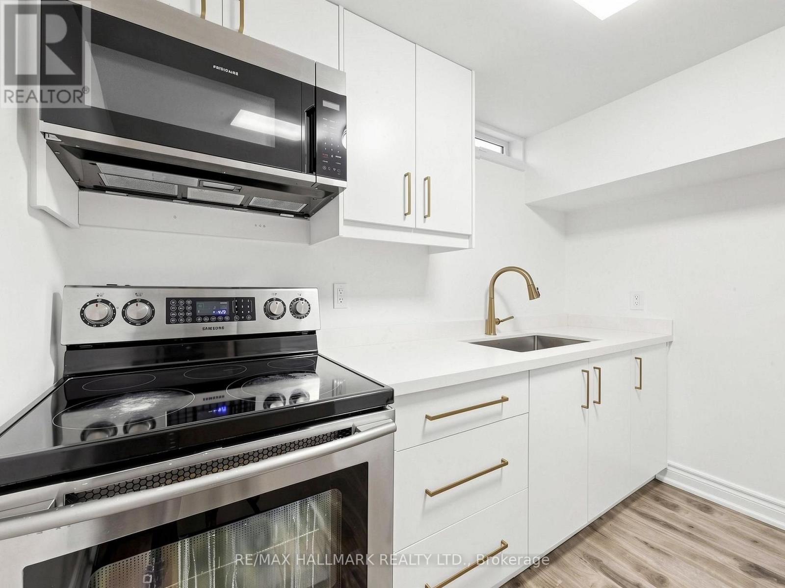 18 Howes Street Property Photo 41