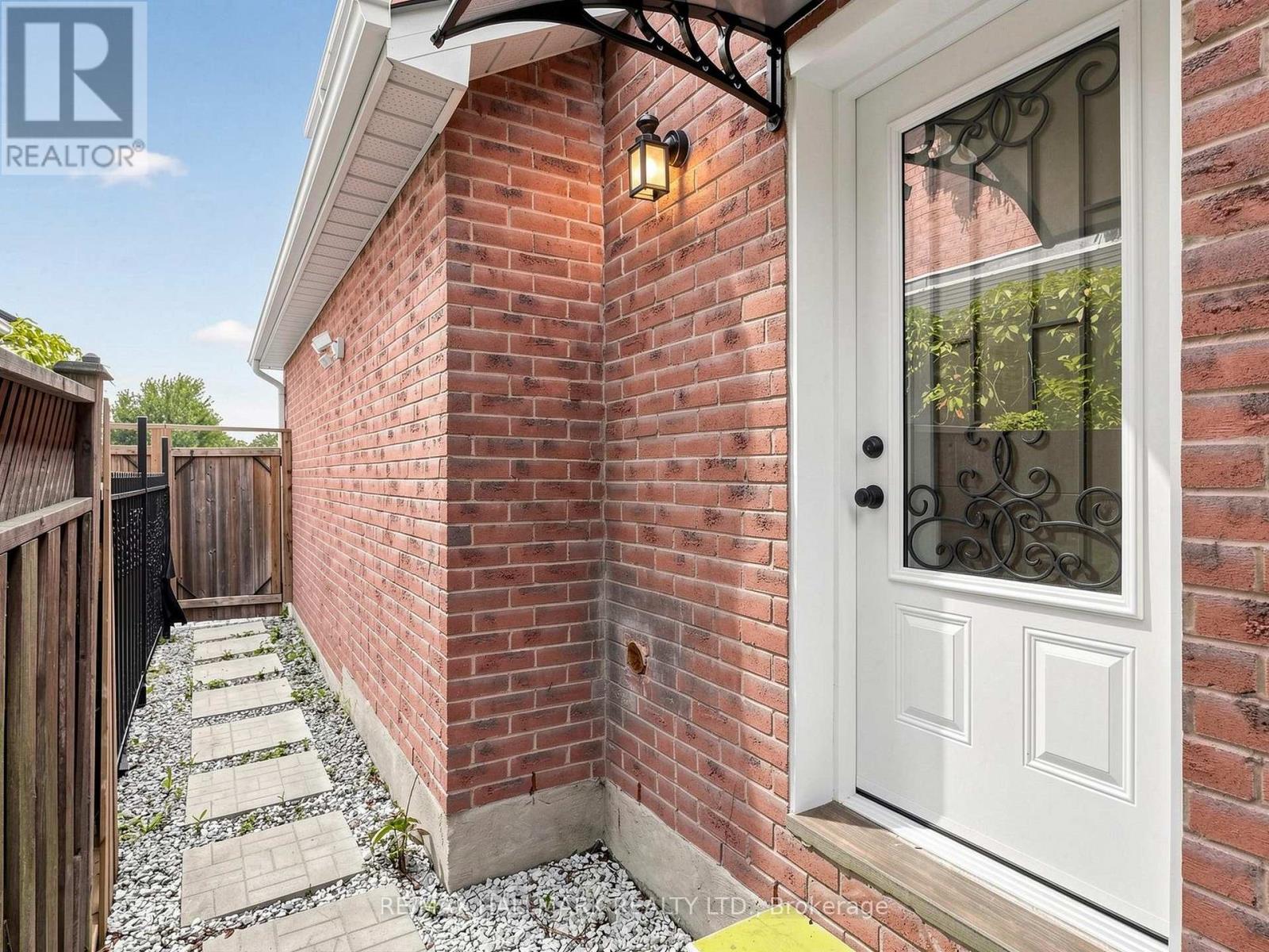 18 Howes Street Property Photo 49