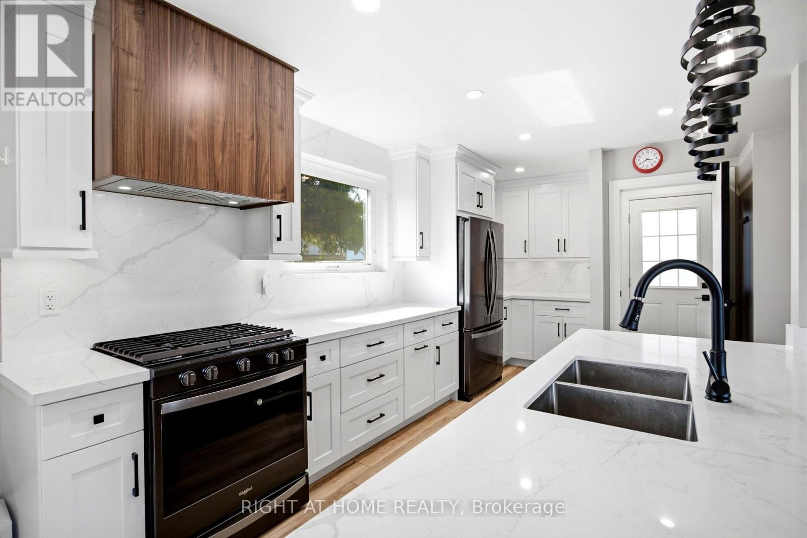 560 Tennyson Avenue Property Photo 15